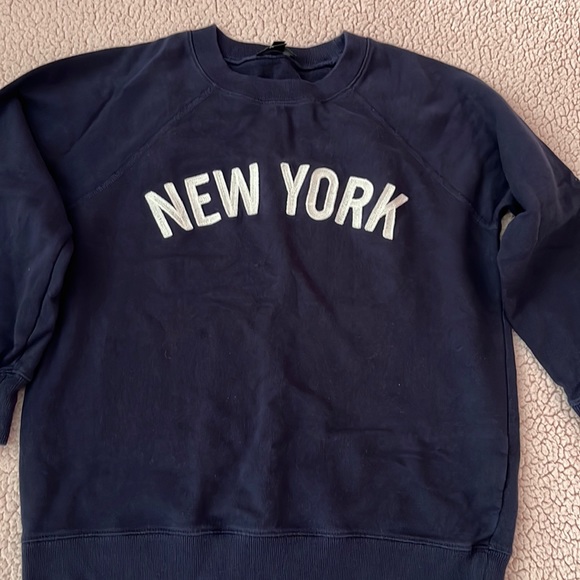 Light weight sweatshirt - Picture 1 of 4